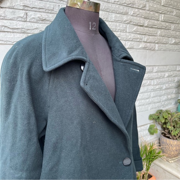 SOLD ❌ Emerald Green Overcoat - Picture 5 of 9
